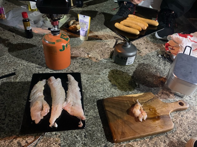 釣り場で食べるご飯特集！釣り人なら分かる人気料理とアレンジレシピを 