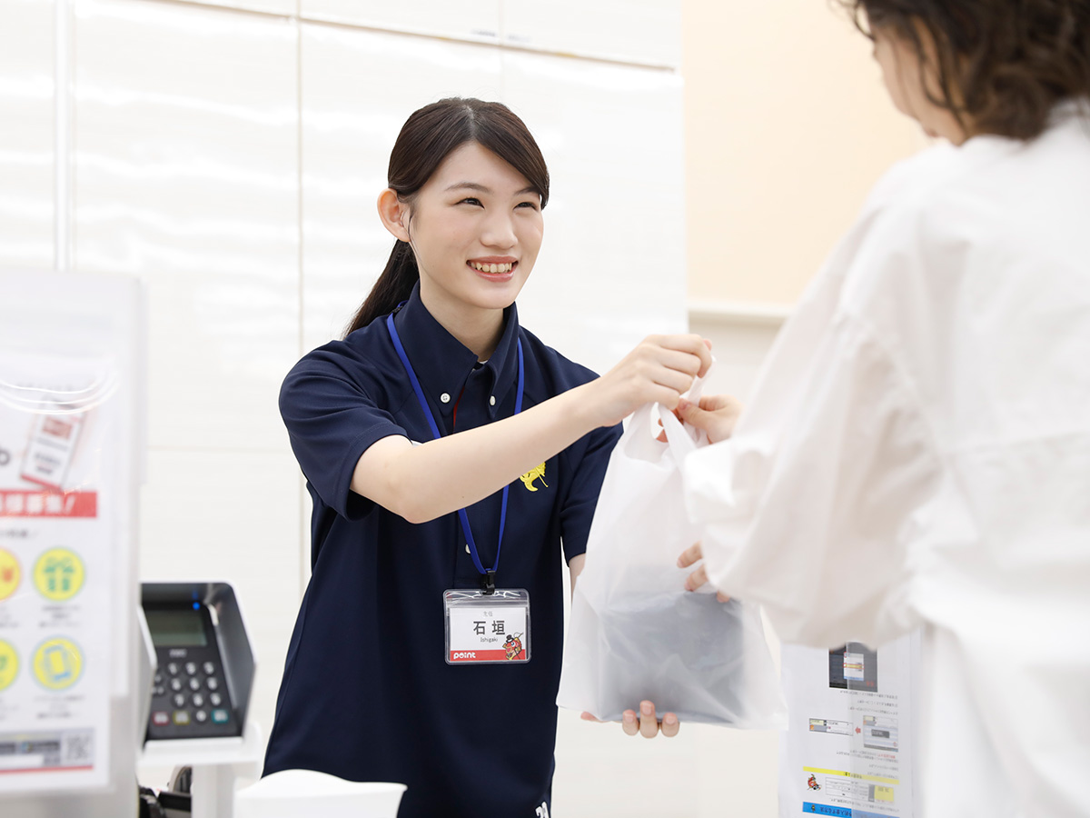 ここに画像を挿入（接客・レジの紹介イメージ）